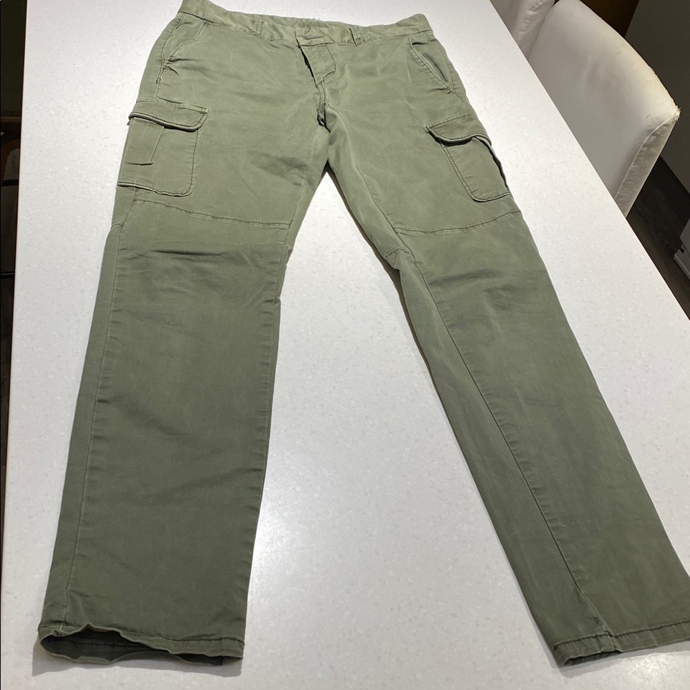 Army green cargo skinny pants w military vibe